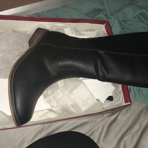 Thigh high boots - Picture 2 of 3